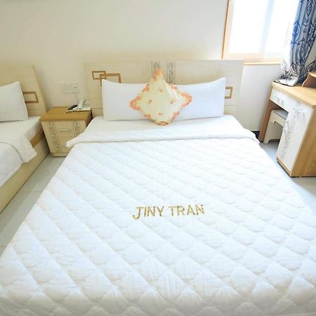 Jiny Tran Hotel Duong Dong  Exterior photo