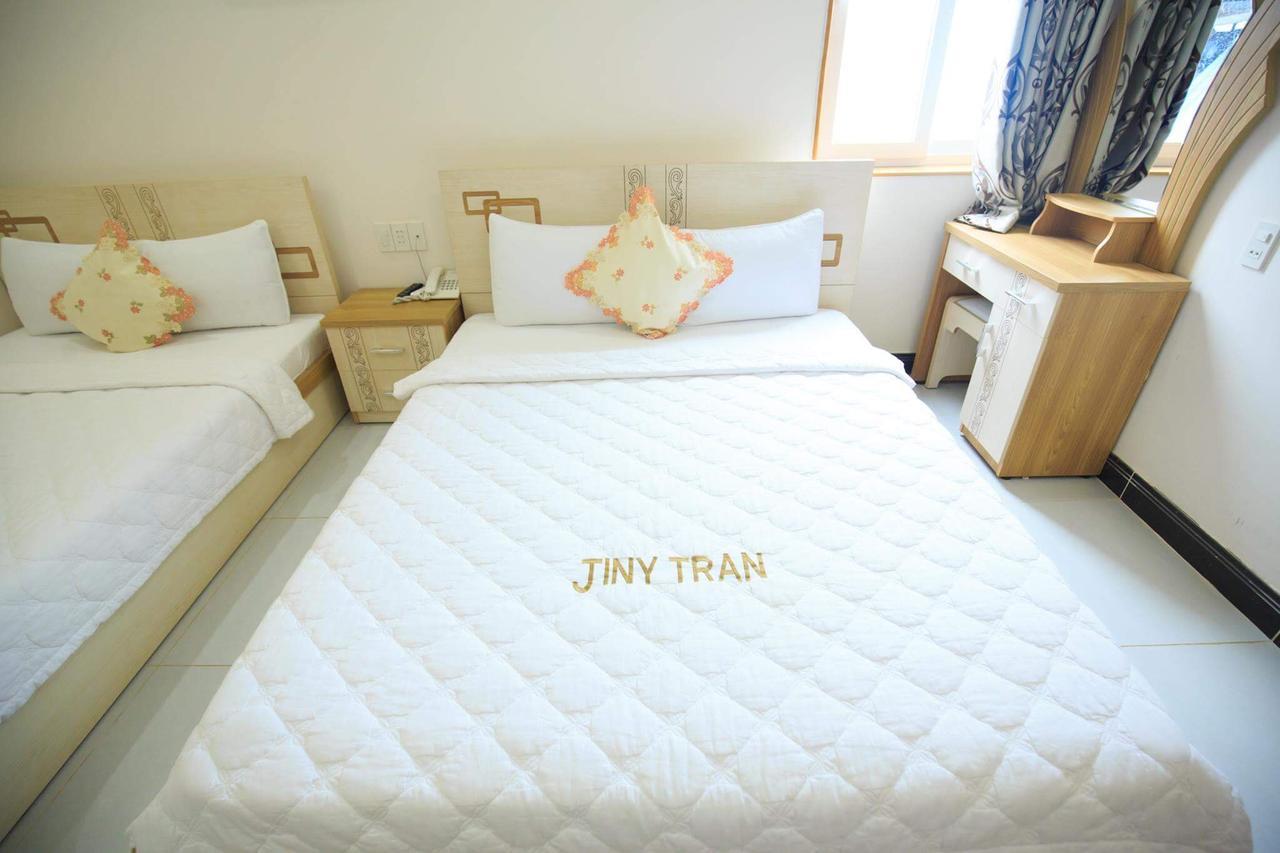Jiny Tran Hotel Duong Dong  Exterior photo